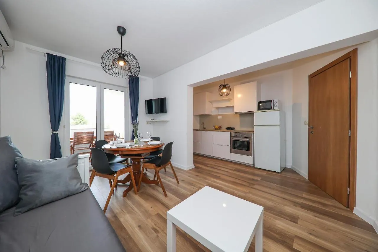Apartmani Maestral Dobropoljana