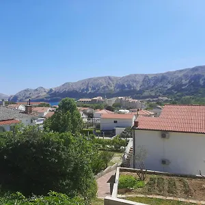 https://apartmani-nana.primorje-gorskikotar.com