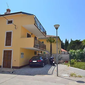 https://apartments-agata-novigrad.in-istria.net