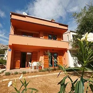 https://apartmani-barbalic-dario.primorje-gorskikotar.com