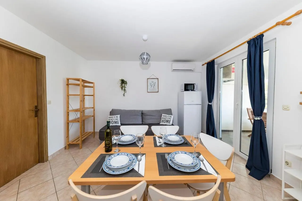 Apartmani Maestral Dobropoljana 0*,  Croazia
